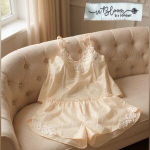 In Bloom by Jonquil Pajama Nightie Lace Satin Sleepwear XL Champagne Coquette